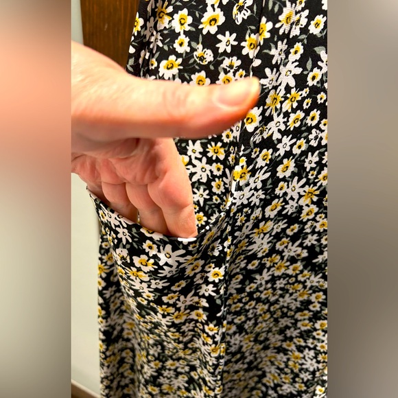 Kim & Co. Sleeveless Wide Leg Jumpsuit. - Picture 2 of 3